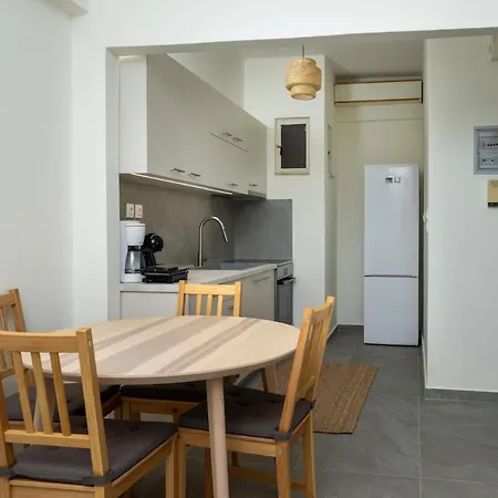 Vasiliki Coastal Παραλία Ακράτας